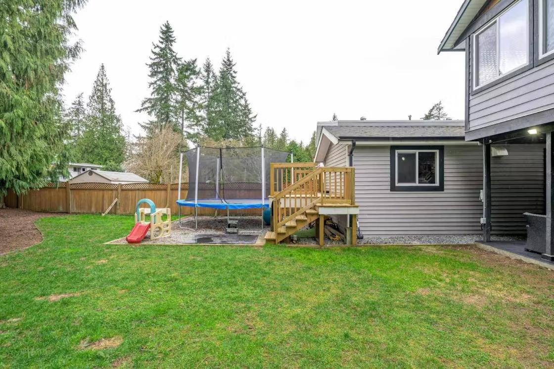 Private 1 Bedroom In Brookswood Langley Buitenkant foto