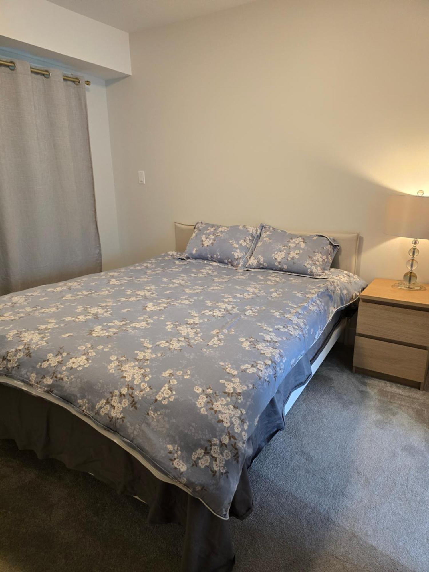 Private 1 Bedroom In Brookswood Langley Buitenkant foto